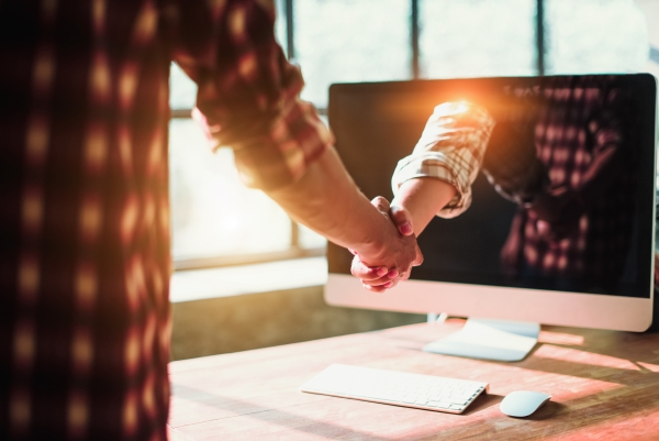 Virtual Assistant and Client handshake through the screen